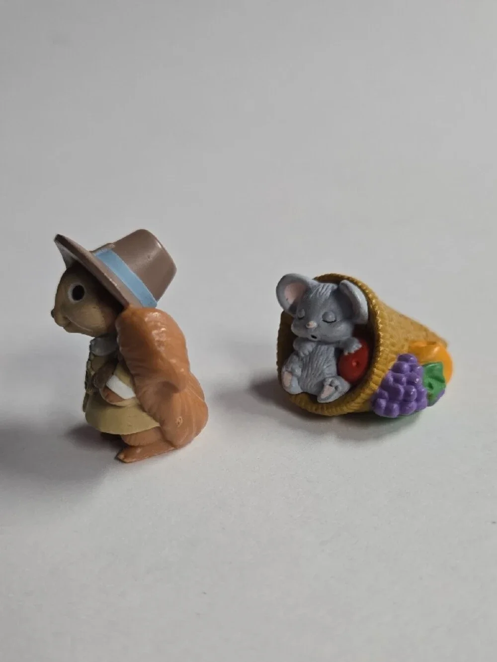 Vntg Hallmark '86 & '88 Fall Harvest Set - Squirrel & Gray Mouse EUC 1.25